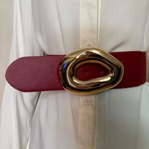Burgundy PU leather elastic waistband belt with gold tone chunky buckle